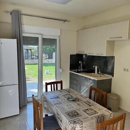Adoniss Apartmentss Paralia Dionysiou Exterior photo