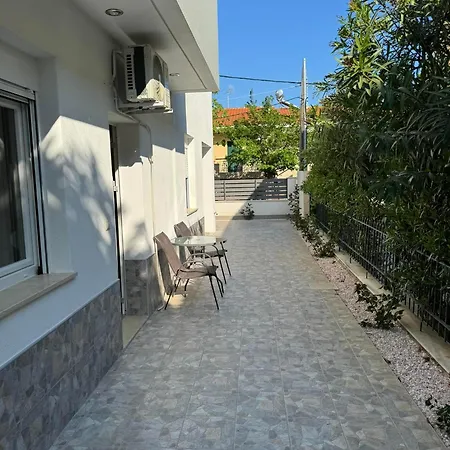 Adoniss Apartmentss Paralia Dionysiou Exterior photo