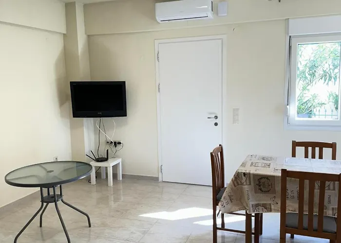 Adoniss Apartmentss