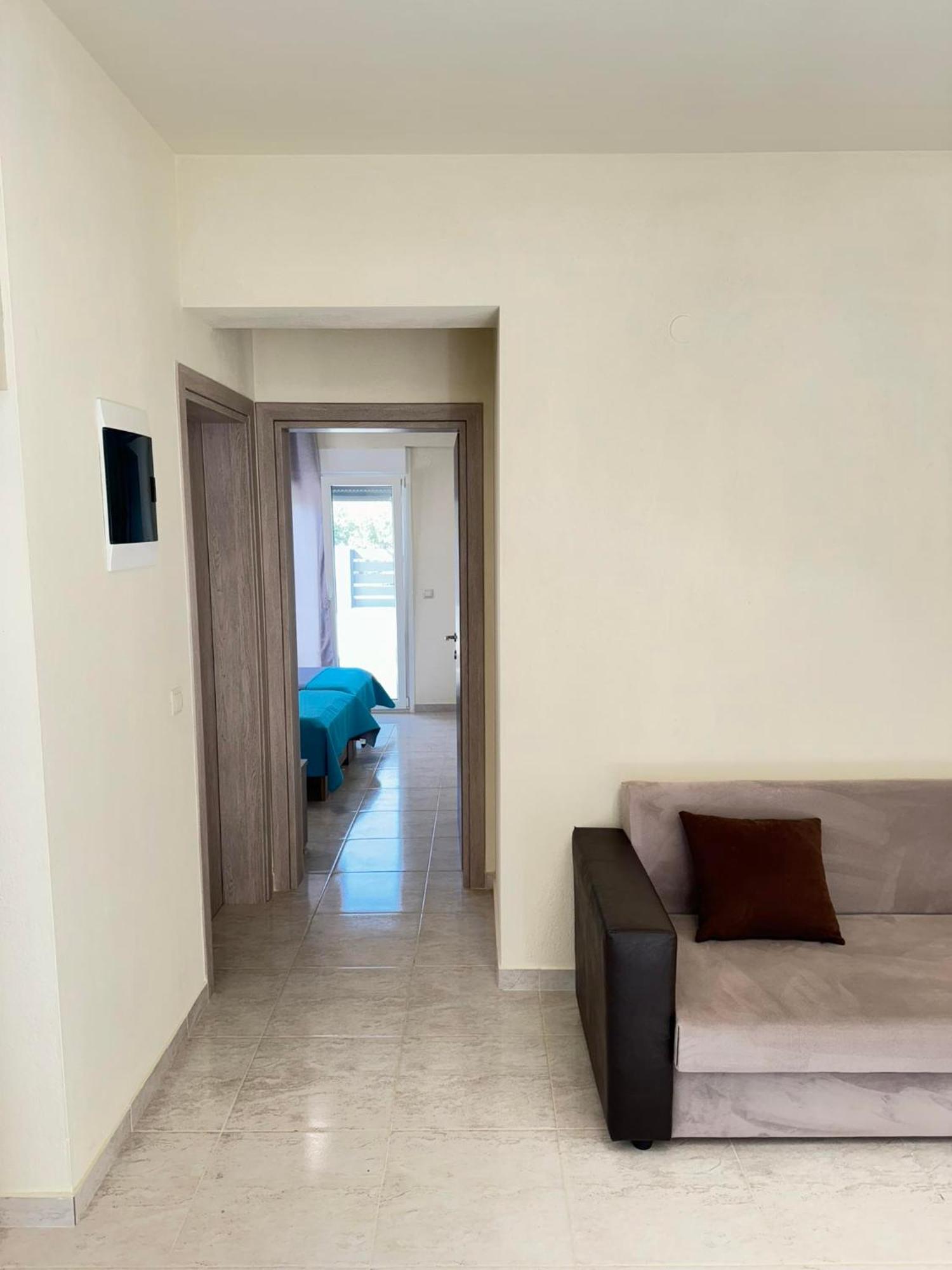 Apartment Adoniss Apartmentss *