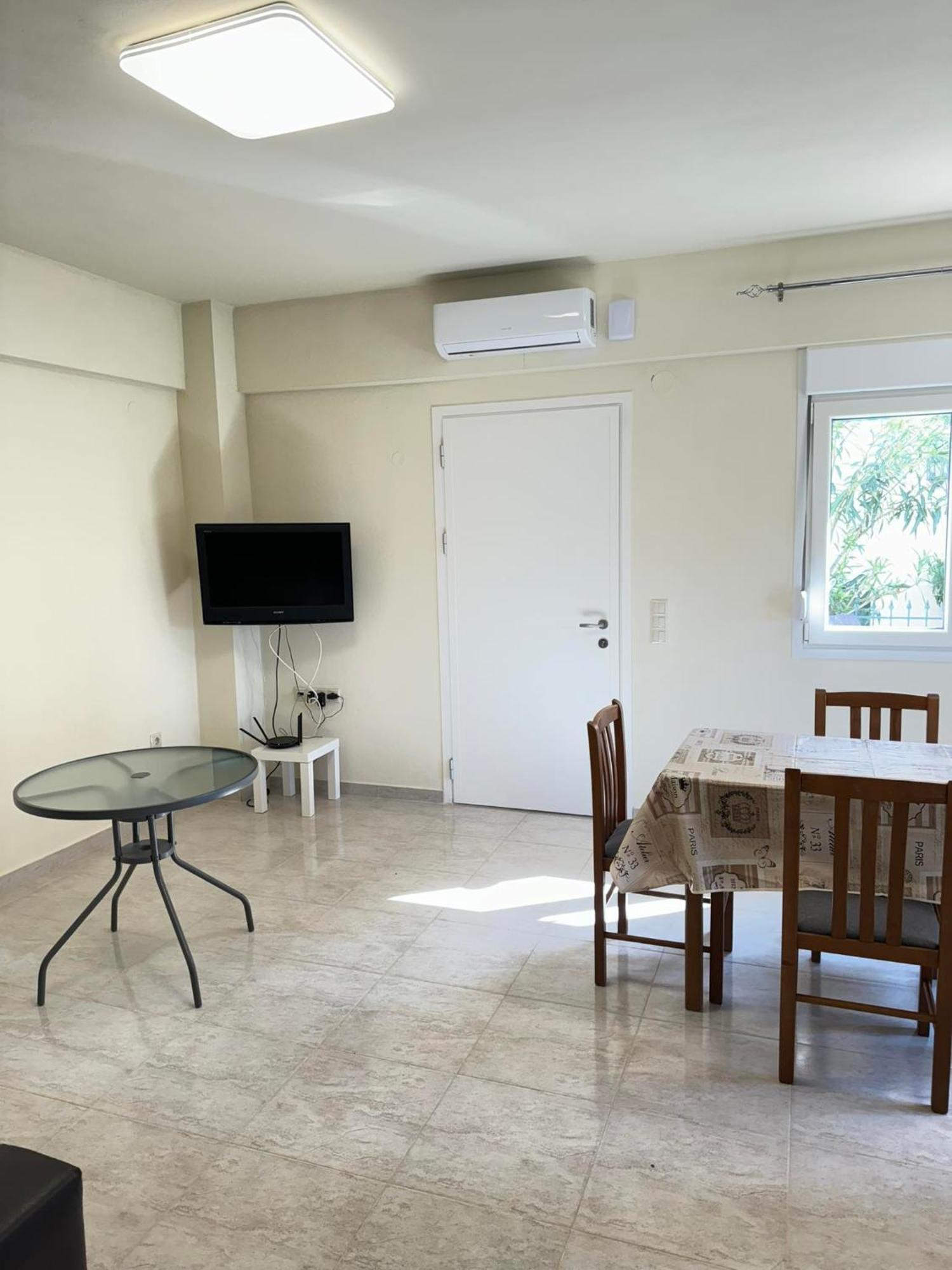 Apartment Adoniss Apartmentss *