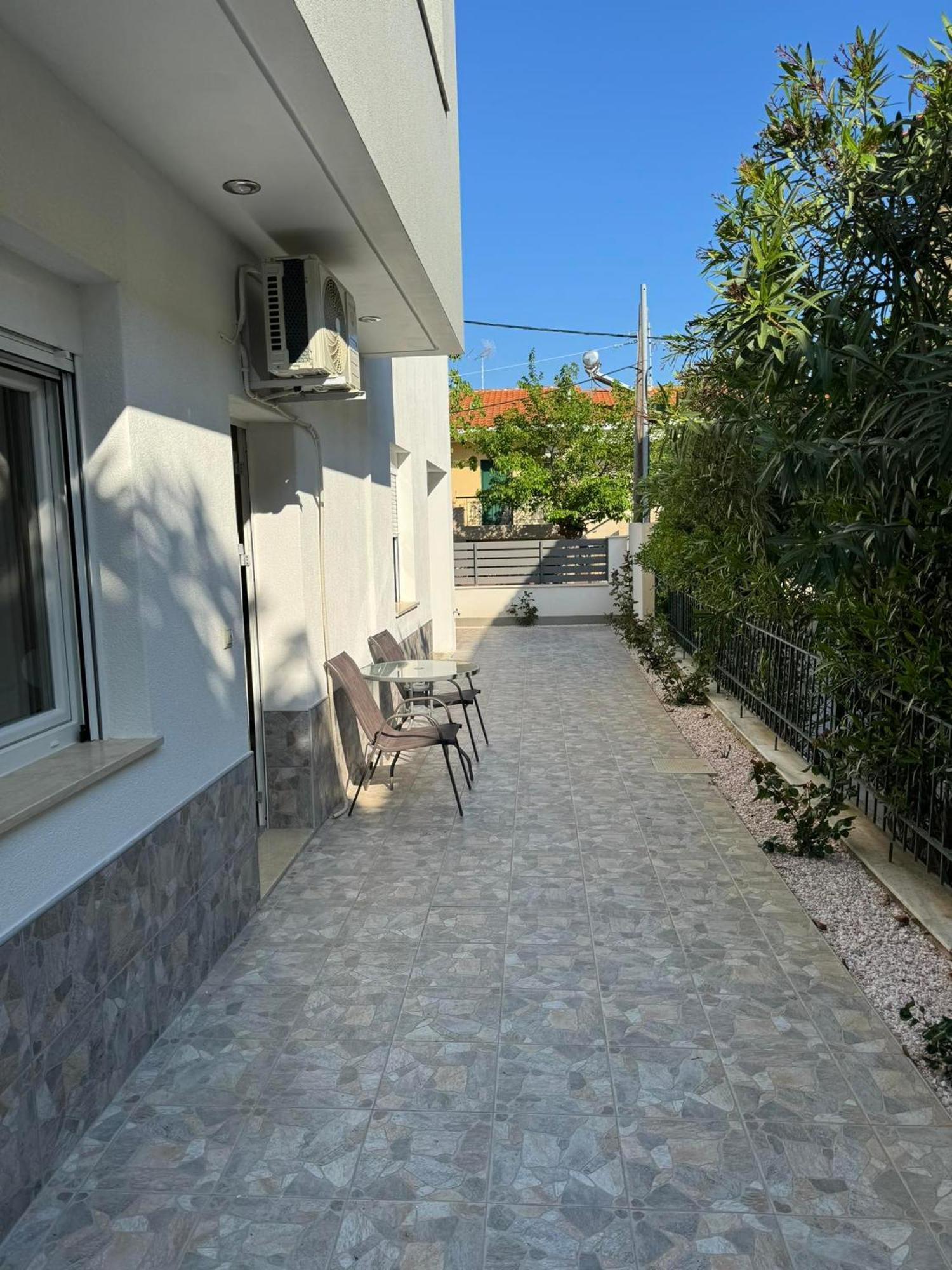 Apartment Adoniss Apartmentss *