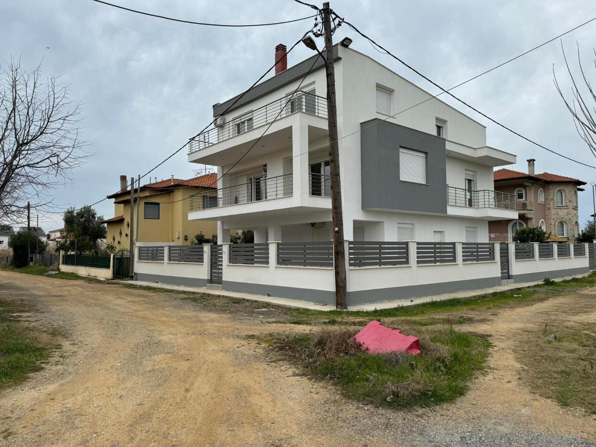 Apartment Adoniss Apartmentss